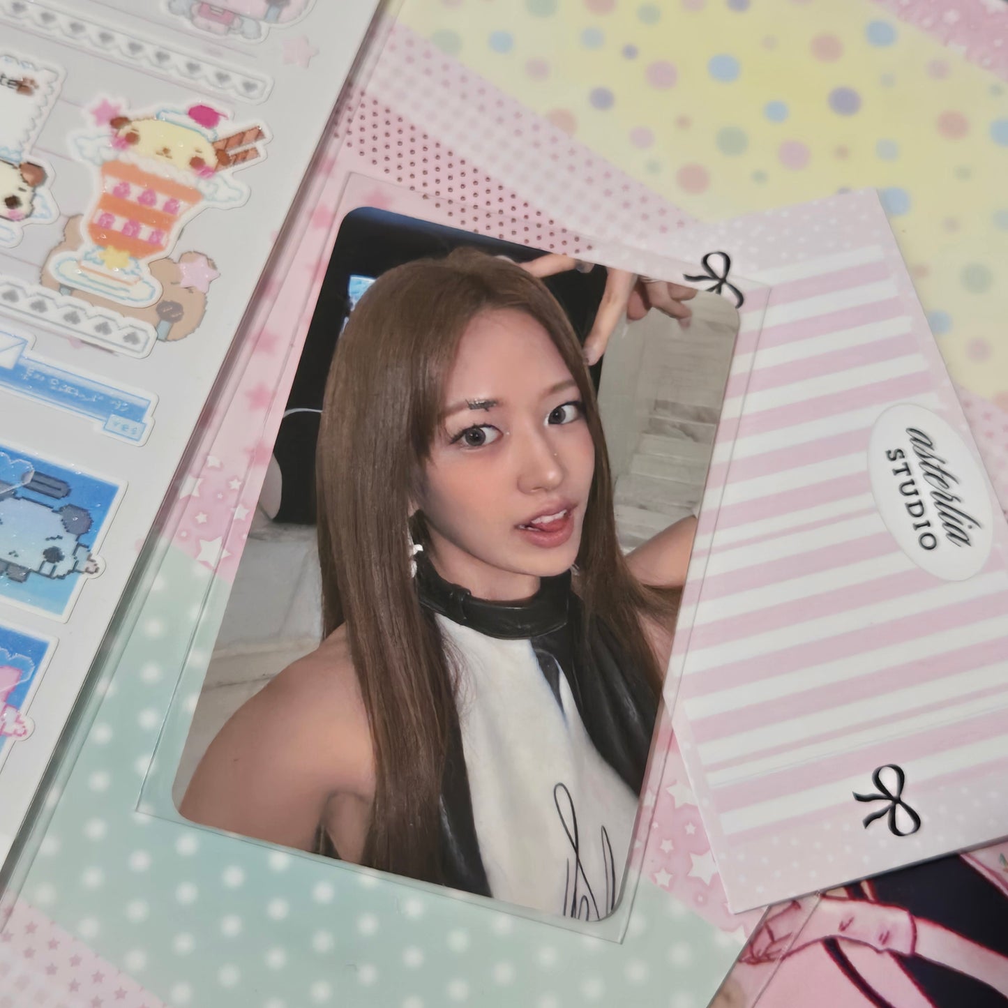 IVE Yunjin Secret Beatroad Peace Sign Ver. Lucky Draw Photocard