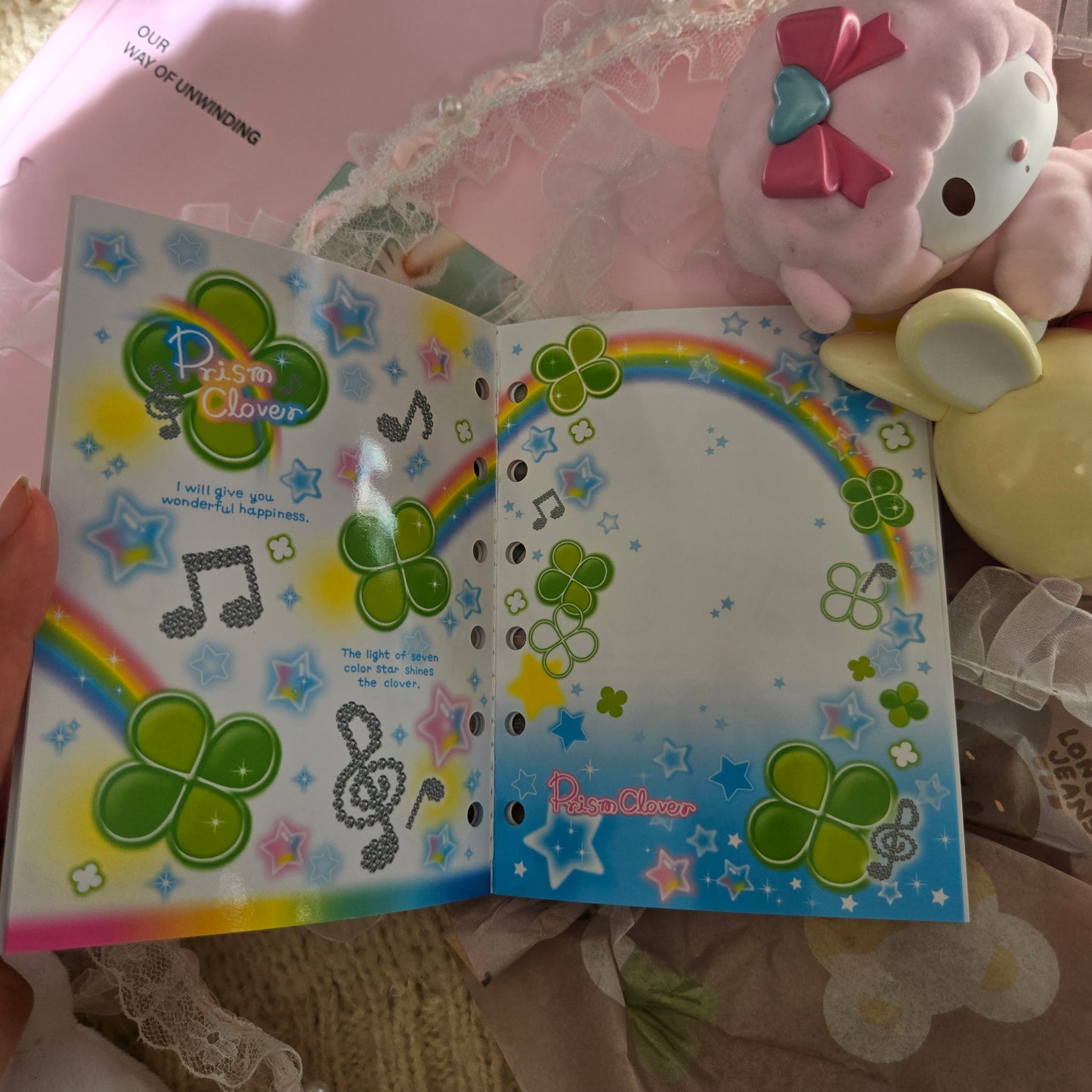 Q-Lia Clover Reuseable Sticker Book