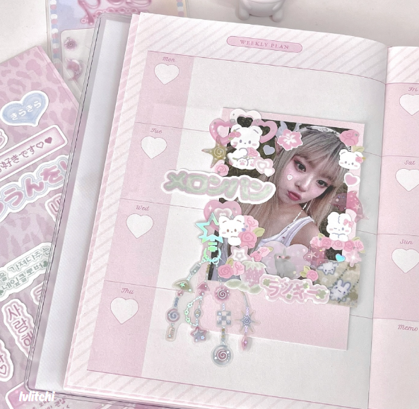 Pearly Button Aqua Dolphin Keyring Bead Sticker